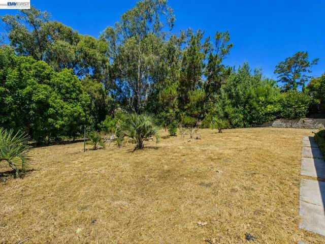 327 Steven Cir, Benicia, CA 94510