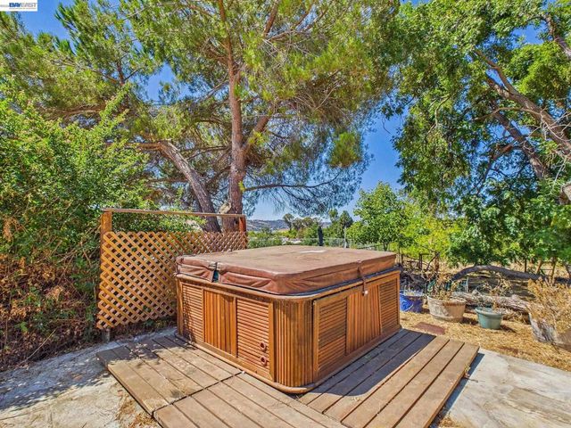 327 Steven Cir, Benicia, CA 94510