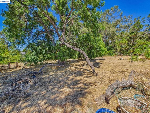327 Steven Cir, Benicia, CA 94510
