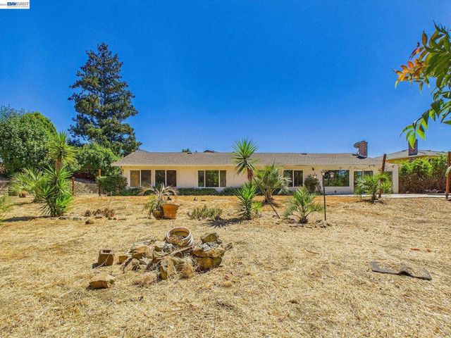 327 Steven Cir, Benicia, CA 94510