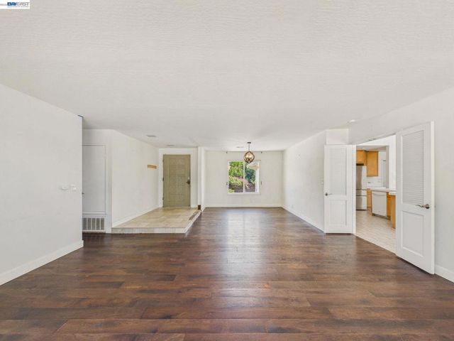 327 Steven Cir, Benicia, CA 94510