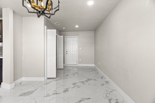 911 NW 8th St, Andrews, TX 79714