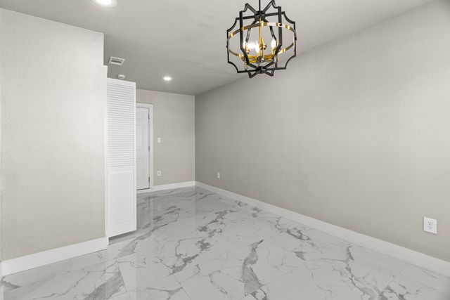 911 NW 8th St, Andrews, TX 79714