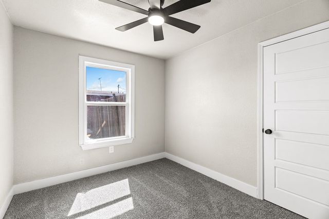 911 NW 8th St, Andrews, TX 79714