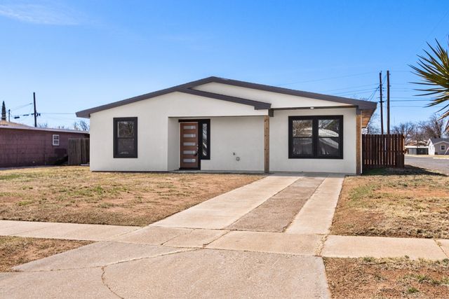 911 NW 8th St, Andrews, TX 79714