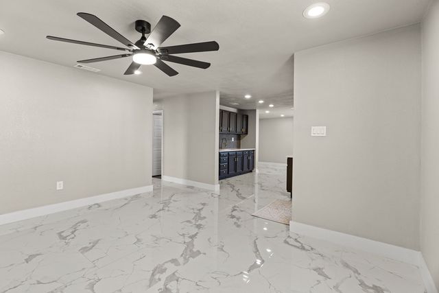 911 NW 8th St, Andrews, TX 79714