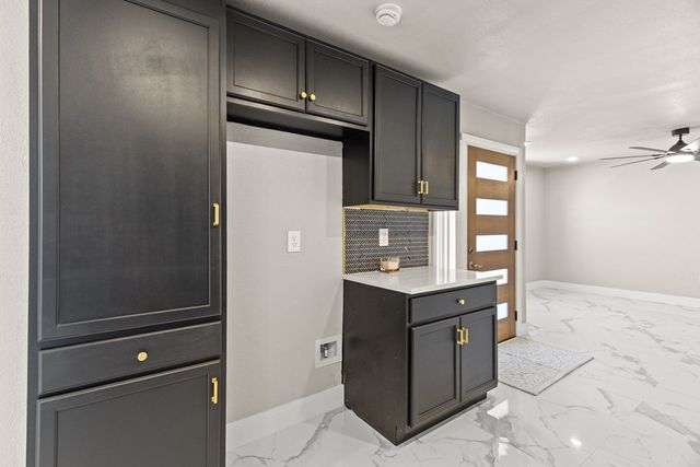 911 NW 8th St, Andrews, TX 79714