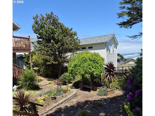 634 Sw EBB Ave, Lincoln City, OR 97367