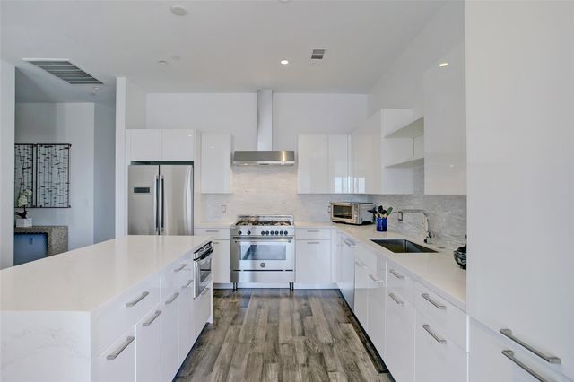 1211 Caroline Street 1001, Houston, TX 77002