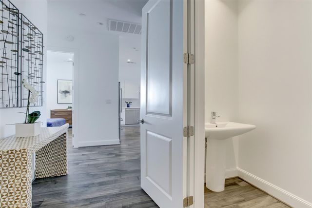 1211 Caroline Street 1001, Houston, TX 77002