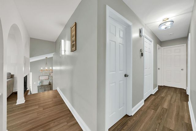 1441 Holland Place, Downers Grove, IL 60515