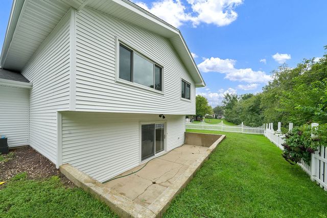 1441 Holland Place, Downers Grove, IL 60515