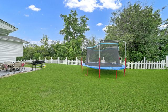1441 Holland Place, Downers Grove, IL 60515