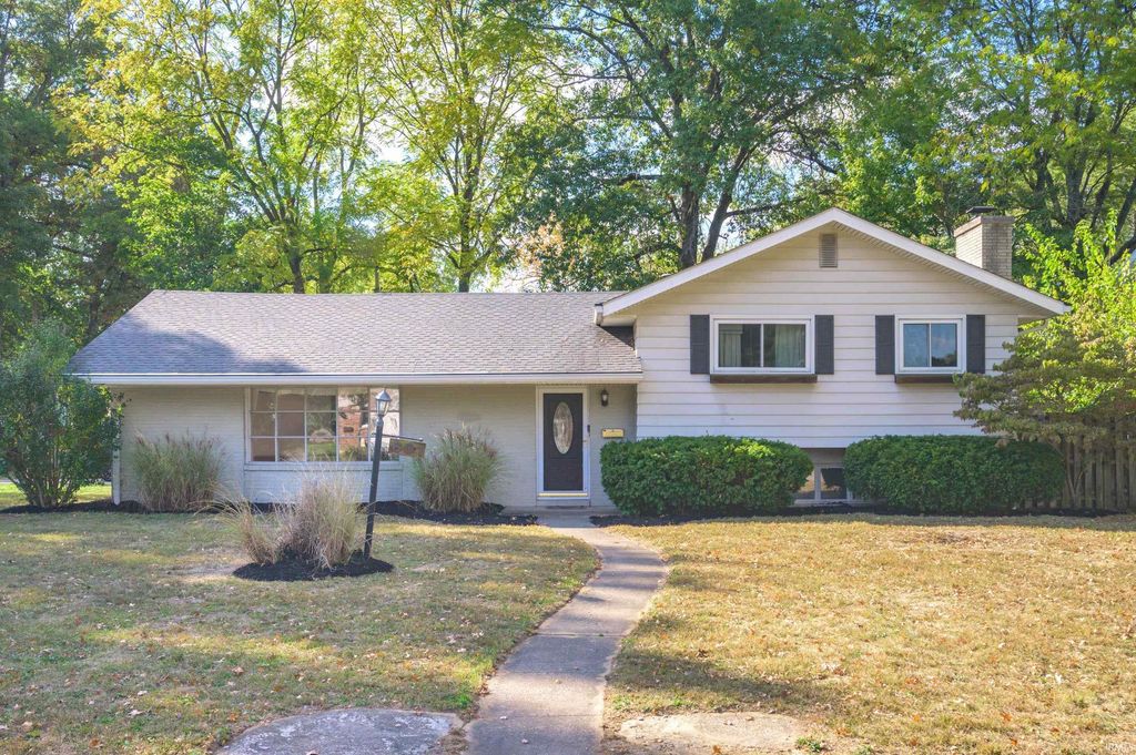 601 N Bittersweet Lane, Muncie, IN 47304