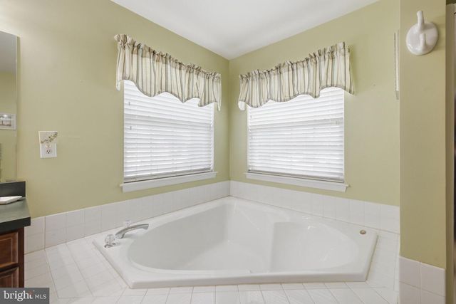 765 DEVONSHIRE DR, Williamstown, NJ 08094
