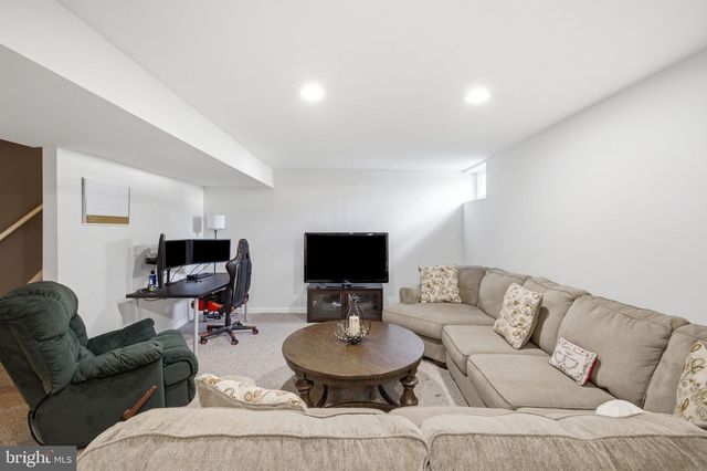 765 DEVONSHIRE DR, Williamstown, NJ 08094