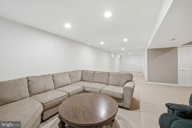 765 DEVONSHIRE DR, Williamstown, NJ 08094