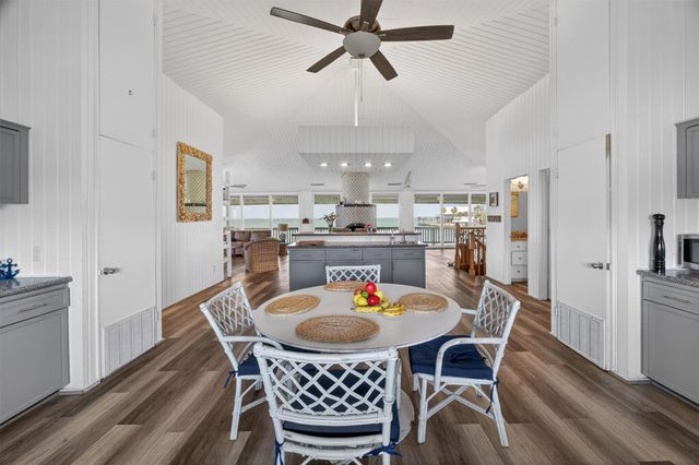 3702 Spanish Wells Road, Galveston, TX 77554