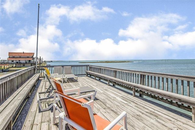 3702 Spanish Wells Road, Galveston, TX 77554