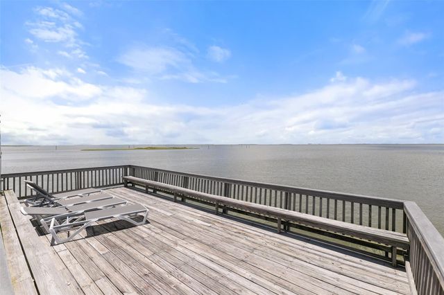 3702 Spanish Wells Road, Galveston, TX 77554