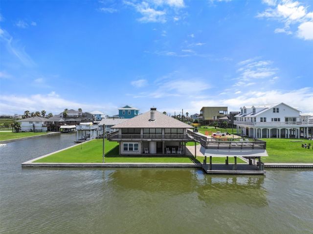 3702 Spanish Wells Road, Galveston, TX 77554