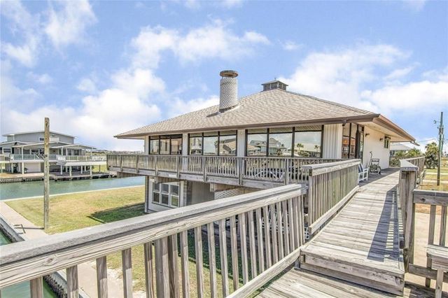 3702 Spanish Wells Road, Galveston, TX 77554