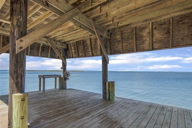 3702 Spanish Wells Road, Galveston, TX 77554