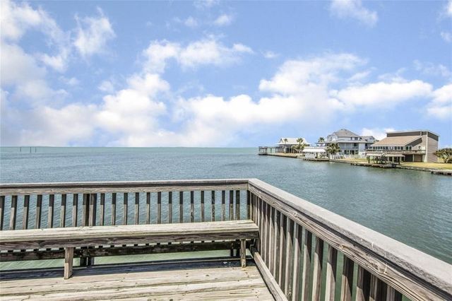 3702 Spanish Wells Road, Galveston, TX 77554