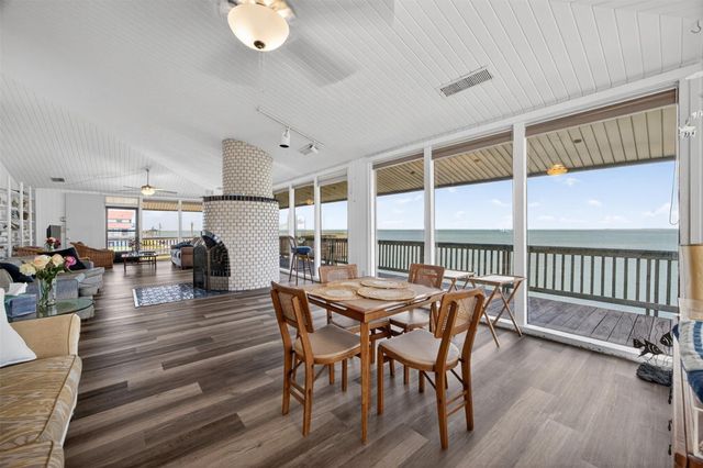 3702 Spanish Wells Road, Galveston, TX 77554