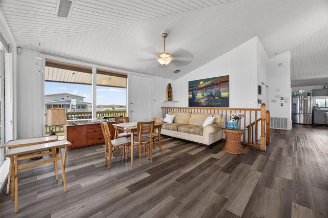 3702 Spanish Wells Road, Galveston, TX 77554