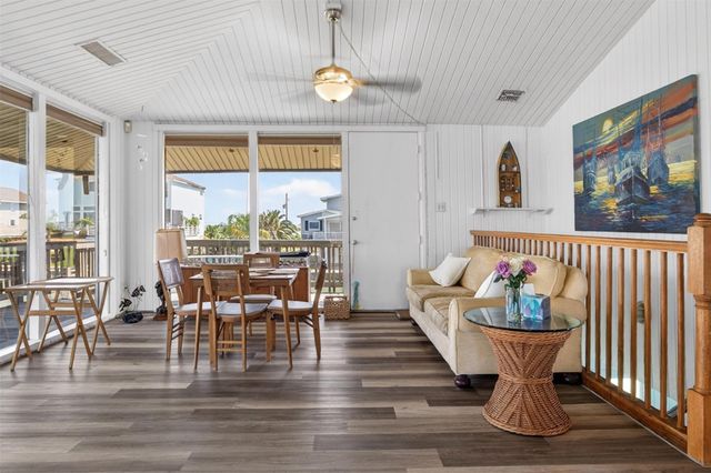 3702 Spanish Wells Road, Galveston, TX 77554
