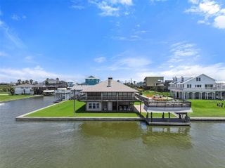 3702 Spanish Wells Road, Galveston, TX 77554