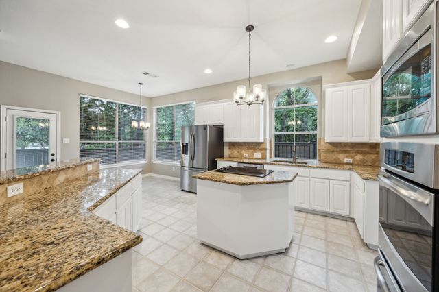 712 Heatherglen Drive, Southlake, TX 76092