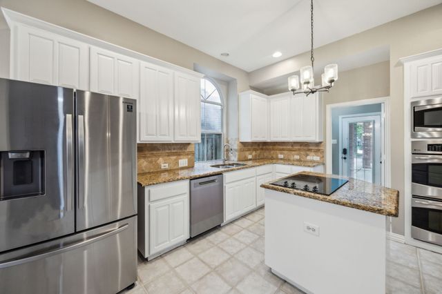 712 Heatherglen Drive, Southlake, TX 76092