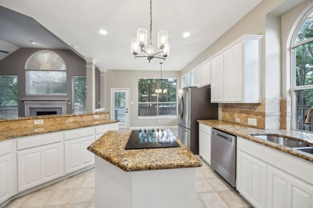 712 Heatherglen Drive, Southlake, TX 76092