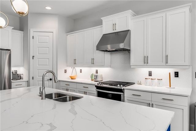 1884 Commons NW Place, Atlanta, GA 30318