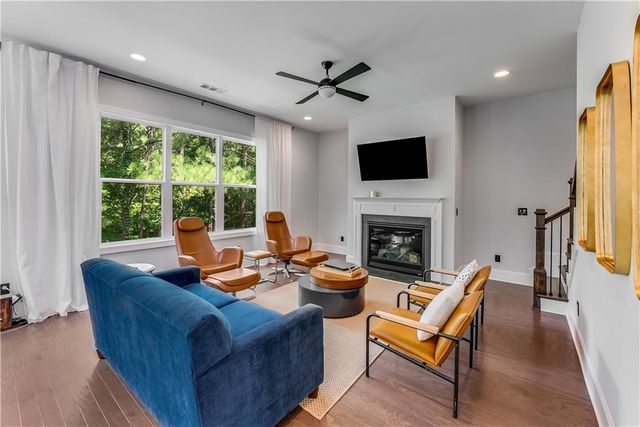 1884 Commons NW Place, Atlanta, GA 30318