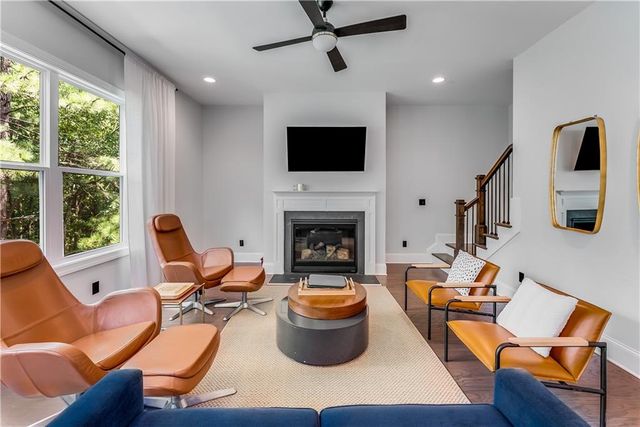 1884 Commons NW Place, Atlanta, GA 30318