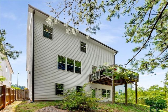 1884 Commons NW Place, Atlanta, GA 30318