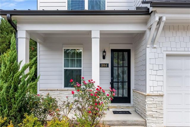1884 Commons NW Place, Atlanta, GA 30318