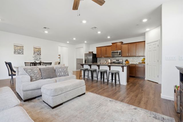 3650 E Cherry Avenue, Visalia, CA 93292