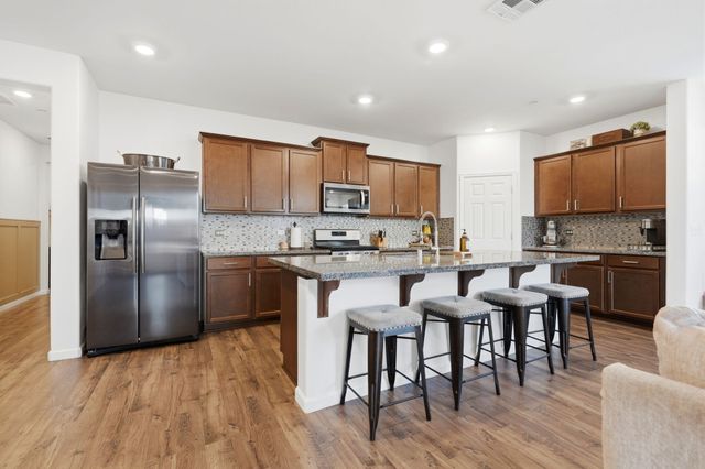 3650 E Cherry Avenue, Visalia, CA 93292