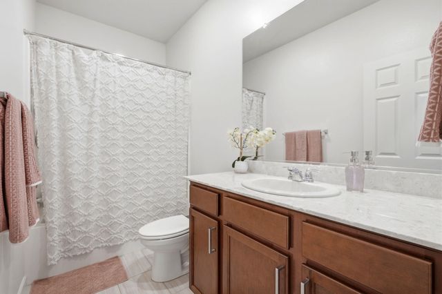 3650 E Cherry Avenue, Visalia, CA 93292