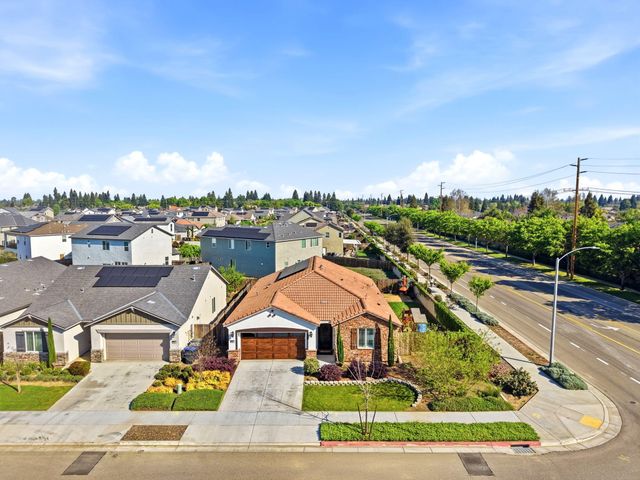 3650 E Cherry Avenue, Visalia, CA 93292