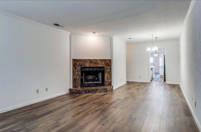 13853 Leinsper Green Street, Dallas, TX 75240