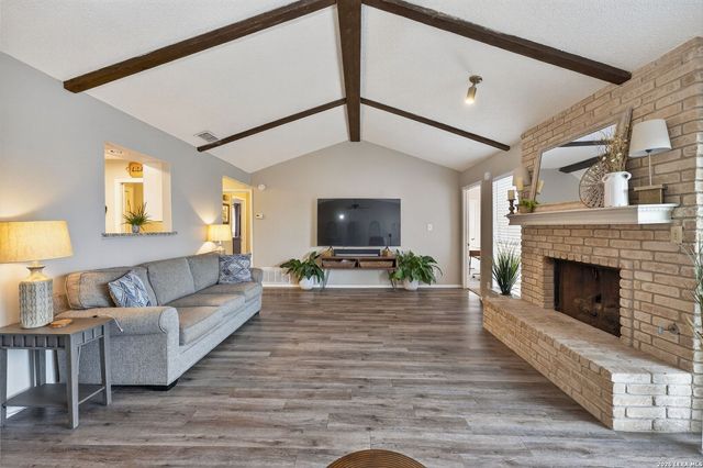 122 Bolerio Dr, Universal City, TX 78148