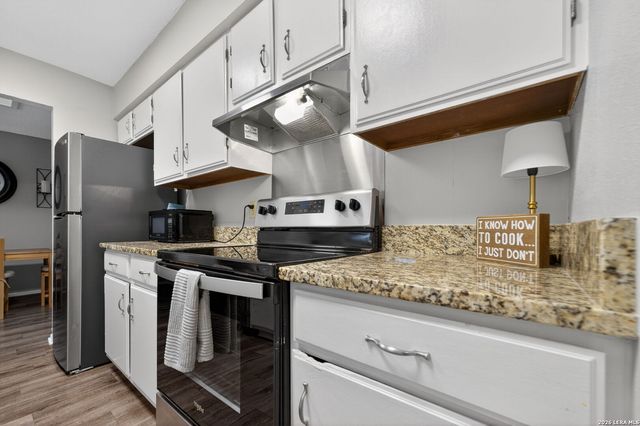 122 Bolerio Dr, Universal City, TX 78148