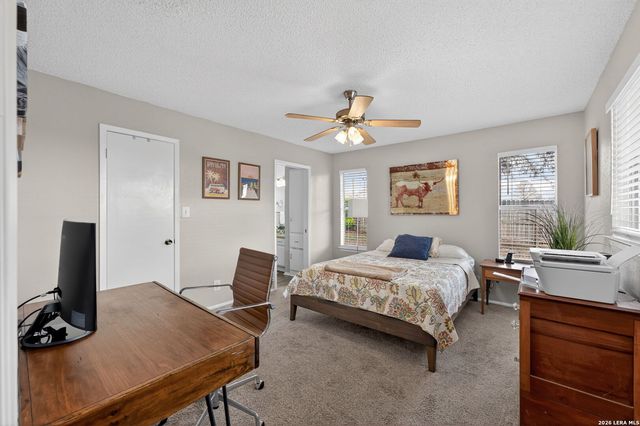 122 Bolerio Dr, Universal City, TX 78148