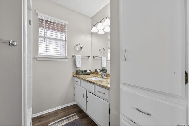 122 Bolerio Dr, Universal City, TX 78148