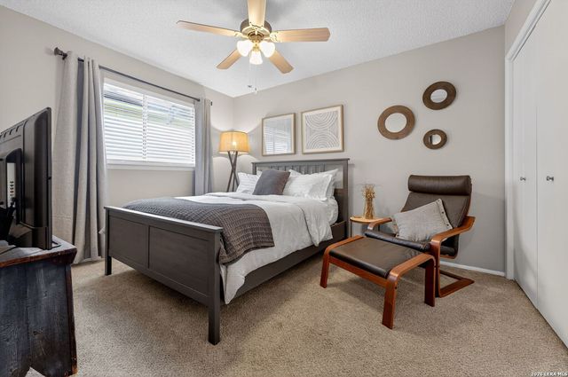 122 Bolerio Dr, Universal City, TX 78148